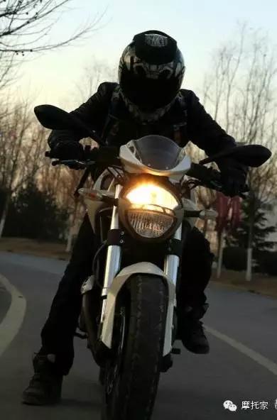 摩托家／聊聊我曾經(jīng)的最愛，08款杜卡迪ducati 696