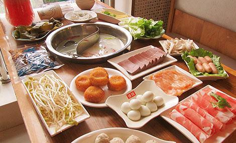 你絕對(duì)都吃過！鄭州這六家老牌火鍋店，傣妹佰人王太接地氣！