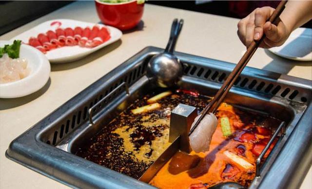你絕對(duì)都吃過！鄭州這六家老牌火鍋店，傣妹佰人王太接地氣！