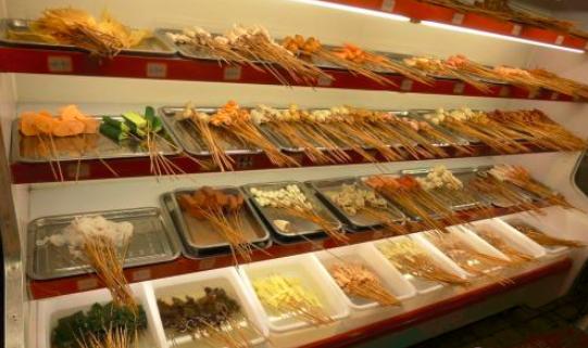 你絕對(duì)都吃過！鄭州這六家老牌火鍋店，傣妹佰人王太接地氣！