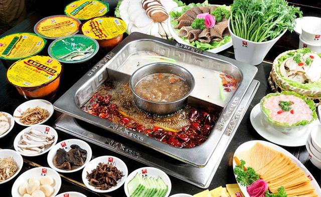 你絕對(duì)都吃過！鄭州這六家老牌火鍋店，傣妹佰人王太接地氣！