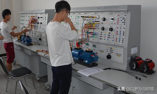 大專生報考這10個“專科專業(yè)”靠譜，實用性很高，畢業(yè)很好找工作