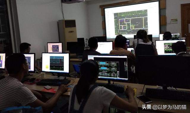 大專生報考這10個“專科專業(yè)”靠譜，實用性很高，畢業(yè)很好找工作