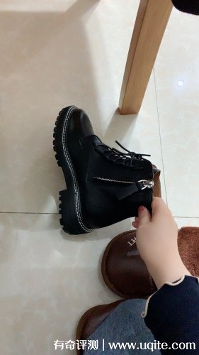 達芙妮馬丁靴女鞋質(zhì)量怎么樣，真實購買體驗(性價比高值得購買)